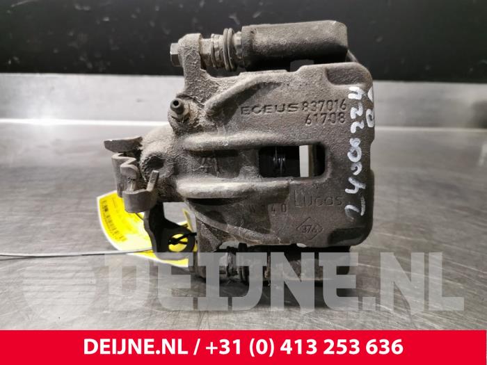 Opel Vivaro Bremszange rechts hinten O224707