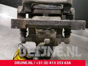 Opel Vivaro Rear brake calliper, right O224707 photo 3