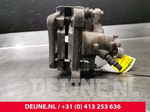 Opel Vivaro Rear brake calliper, right O224707 photo 2