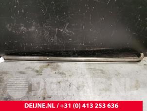 MAN TGE Schiebetür Schiene rechts O224782 foto 2