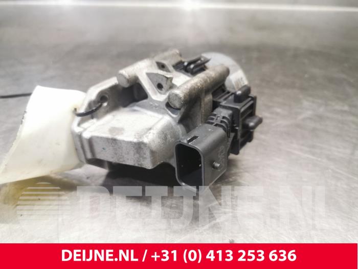 Gebruikte Oliepomp Volvo XC40 (XZ) 1.5 T3 Autom. 12V Prijs € 200,00 Margeregeling aangeboden door van Deijne Onderdelen Uden B.V.