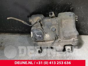 Gebruikte Tank adblue Opel Vivaro 1.6 CDTi BiTurbo 125 Prijs € 423,50 Inclusief btw aangeboden door van Deijne Onderdelen Uden B.V.