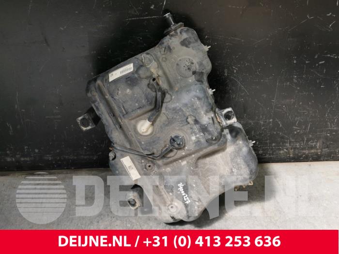 Gebruikte Ureumreservoir Opel Movano 2.3 CDTi 16V FWD Prijs € 726,00 Inclusief btw aangeboden door van Deijne Onderdelen Uden B.V.