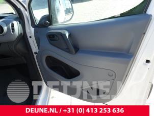 Citroen Berlingo Portier 2Deurs rechts O225000 foto 2