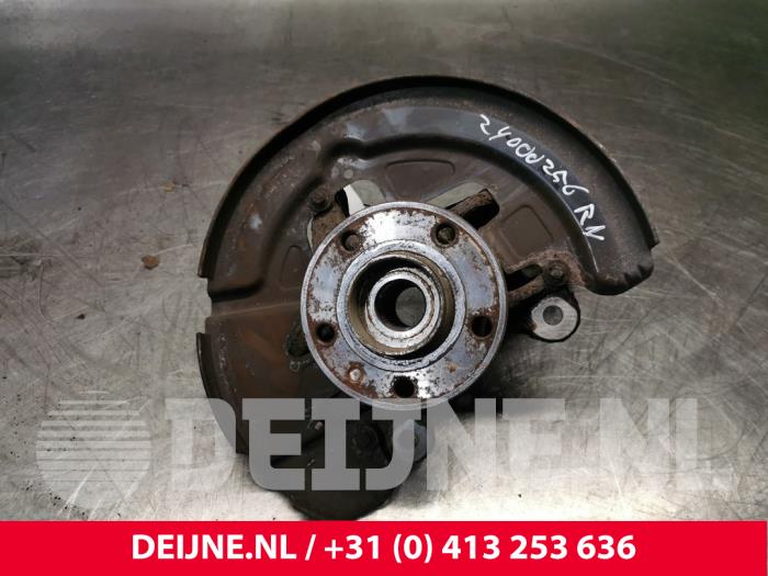 Volvo V70 Achsschenkel rechts vorne O225176