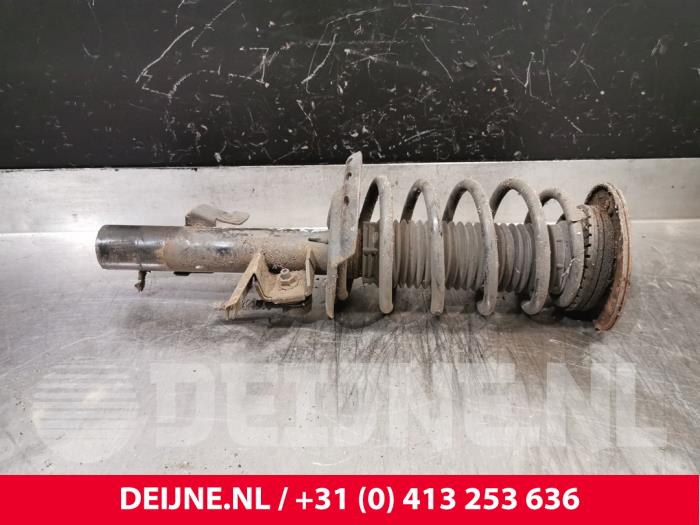 Volvo V70 Stoßdämpferstrebe links vorne O225195