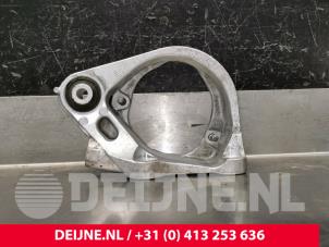 Gebruikte Motorsteun Volvo V60 Cross Country I (FZ) 2.0 D3 16V Prijs € 50,00 Margeregeling aangeboden door van Deijne Onderdelen Uden B.V.