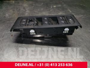 Volvo XC40 Electric window switch O225327 photo 3