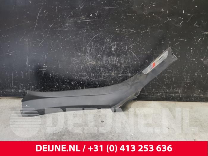 Audi S8 Courtesy lighting O225370