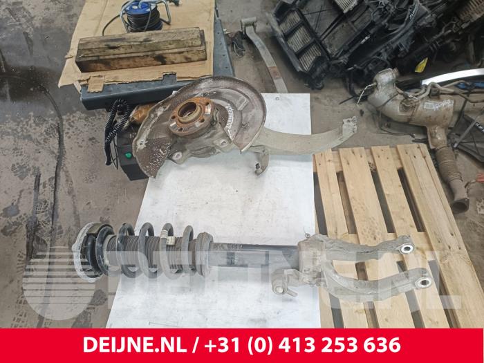 Volvo V60 Achsschenkel rechts vorne O225402