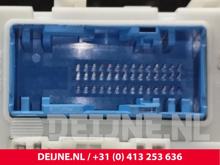 Central electronic module van een Volvo V40 (MV) 1.6 T3 GTDi 16V 2012