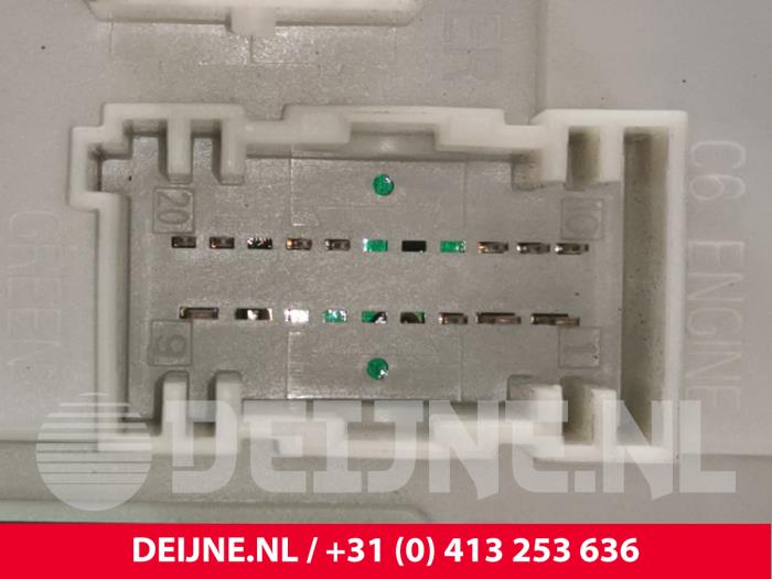 Central electronic module van een Volvo V40 (MV) 1.6 T3 GTDi 16V 2012