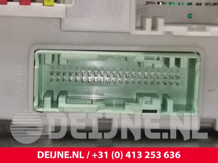 Central electronic module van een Volvo V40 (MV) 1.6 T3 GTDi 16V 2012
