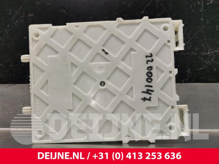 Central electronic module van een Volvo V40 (MV) 1.6 T3 GTDi 16V 2012