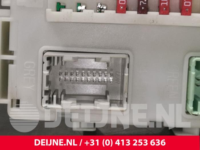 Central electronic module van een Volvo V40 (MV) 1.6 T3 GTDi 16V 2012