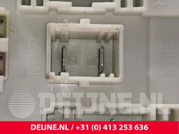 Central electronic module van een Volvo V40 (MV) 1.6 T3 GTDi 16V 2012