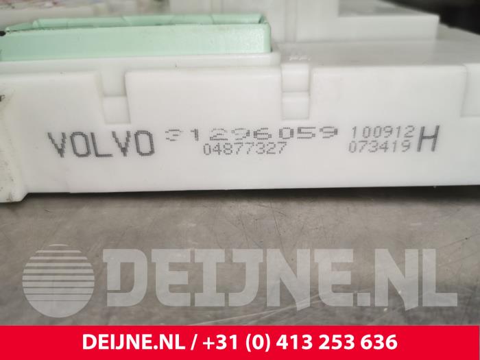 Central electronic module van een Volvo V40 (MV) 1.6 T3 GTDi 16V 2012