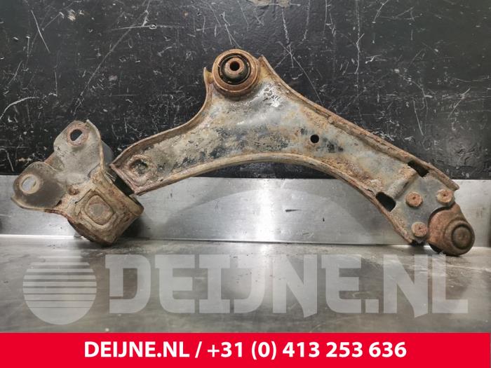 Volvo XC70 Draagarm onder links-voor O225524