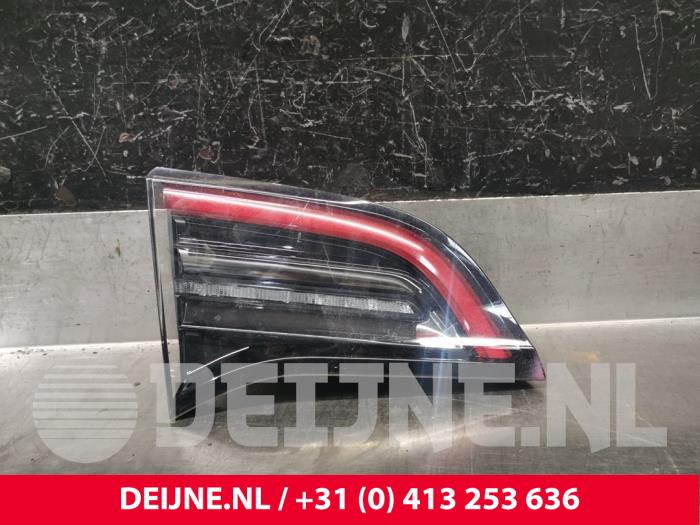 Tesla Model Y Achterlicht links O225543