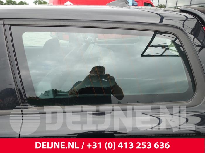 Volvo V70 Extra Ruit 4Deurs links-achter O225572