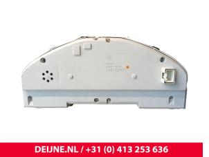Volvo V70 Tacho - Kombiinstrument KM O225580 foto 2