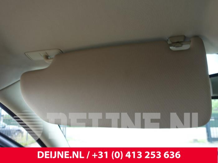 Volvo V70 Zonneklep O225609