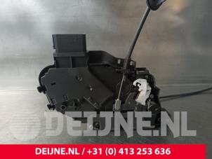 Volvo V70 Türschlossmechanik 4-türig rechts vorne O225622 foto 3