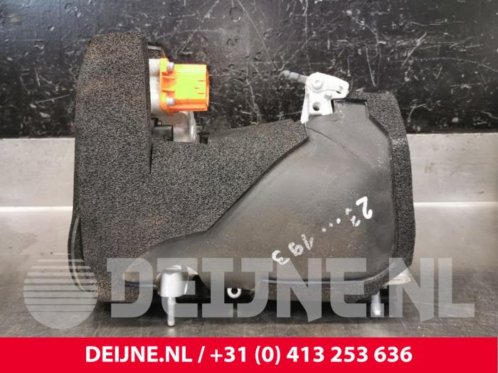 Gebruikte Aircopomp Tesla Model Y (5YJY) Long Range,Performance AWD Prijs € 544,50 Inclusief btw aangeboden door van Deijne Onderdelen Uden B.V.