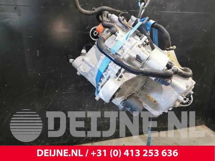 Tesla Model Y Elektromotor elektrische auto O225657