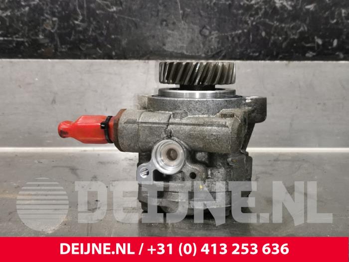 Gebruikte Pomp Servo Mitsubishi Canter 3.0 Di-D 16V Prijs € 302,50 Inclusief btw aangeboden door van Deijne Onderdelen Uden B.V.