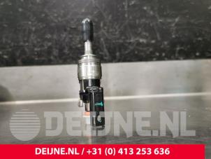 Gebruikte Injector (benzine injectie) Volvo XC60 II (UZ) 2.0 B4 16V Plug-in Hybrid Prijs € 75,00 Margeregeling aangeboden door van Deijne Onderdelen Uden B.V.