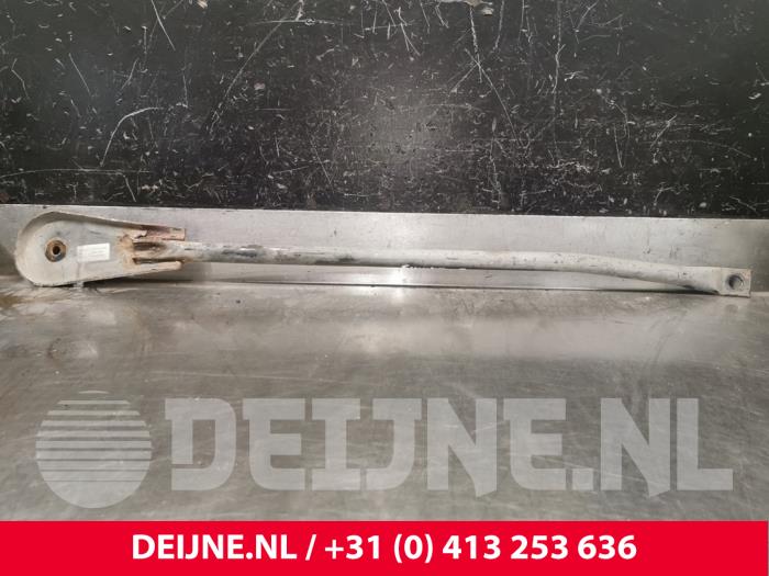 Opel Vivaro Reaktionsstange links vorne O225701