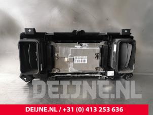 Opel Vivaro Display Multi Media regelunit O225822 foto 2