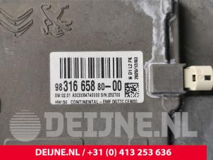 Opel Vivaro Display Multi Media regelunit O225822 foto 3