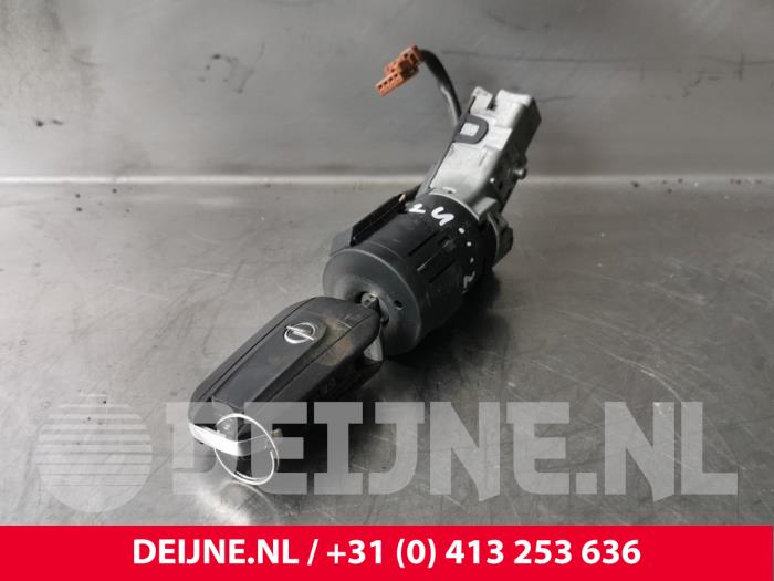 Opel Vivaro Zündschloss+Schlüssel O225831