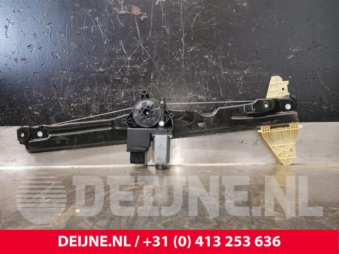 Opel Vivaro Fenstermechanik 2-türig rechts vorne O225864