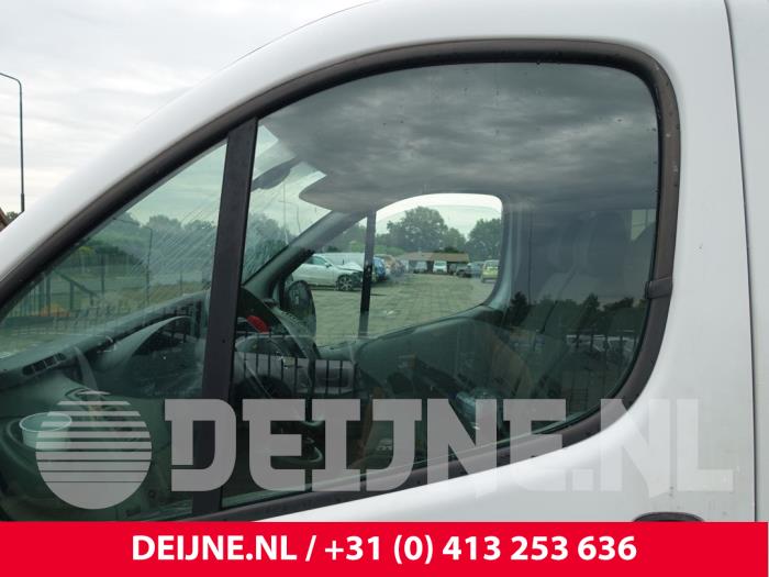 Nissan Primastar Ruitmechaniek 2Deurs links-voor O225930