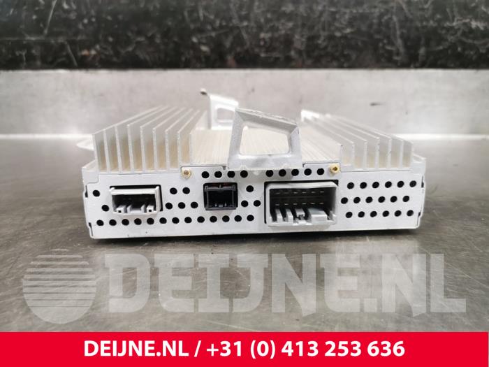 Tesla Model Y Radio versterker O225942