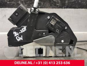Volvo V60 Front door lock mechanism 4-door, right O226142 photo 2