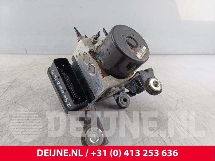 Gebruikte ABS Pomp Volvo V70 (BW) 2.5 T 20V Prijs € 100,00 Margeregeling aangeboden door van Deijne Onderdelen Uden B.V.