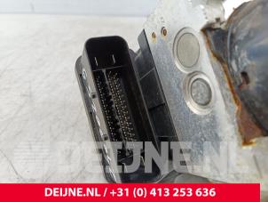 Volvo V70 ABS Pomp O226232 foto 2