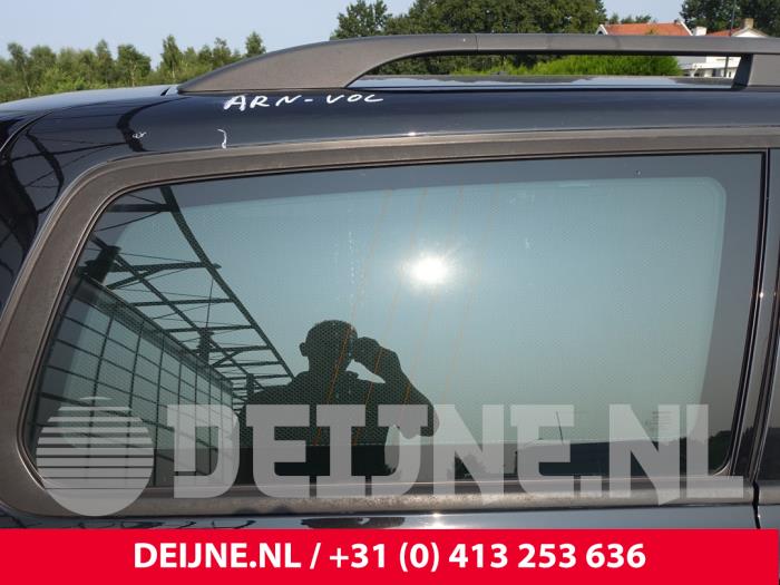 Volvo V70 Extra window 4-door, right O226252