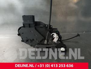 Volvo V70 Deurslot Mechaniek 4Deurs rechts-achter O226293 foto 3