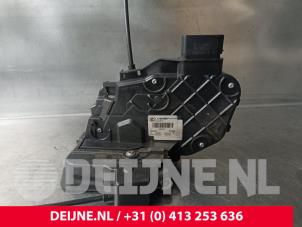 Volvo V70 Deurslot Mechaniek 4Deurs rechts-achter O226293 foto 2