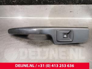 Opel Vivaro Electric window switch O226296 photo 2
