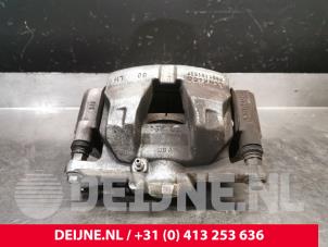 Lynk & Co 01 Remklauw (Tang) links-voor O226529 foto 3
