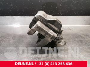 Lynk & Co 01 Remklauw (Tang) links-voor O226529 foto 2