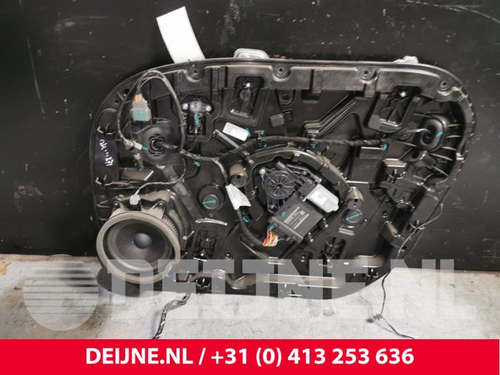 Lynk & Co 01 Fenstermechanik 4-türig rechts vorne O226557