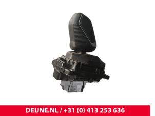 Lynk & Co 01 Versnellingspook O226542 foto 2