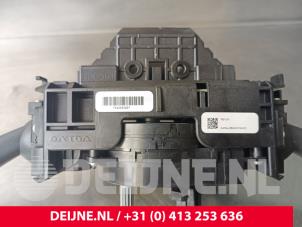 Volvo V40 Steering column stalk O226670 photo 3